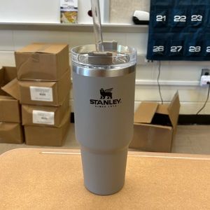 Stanly with water and ice aka Lila’s